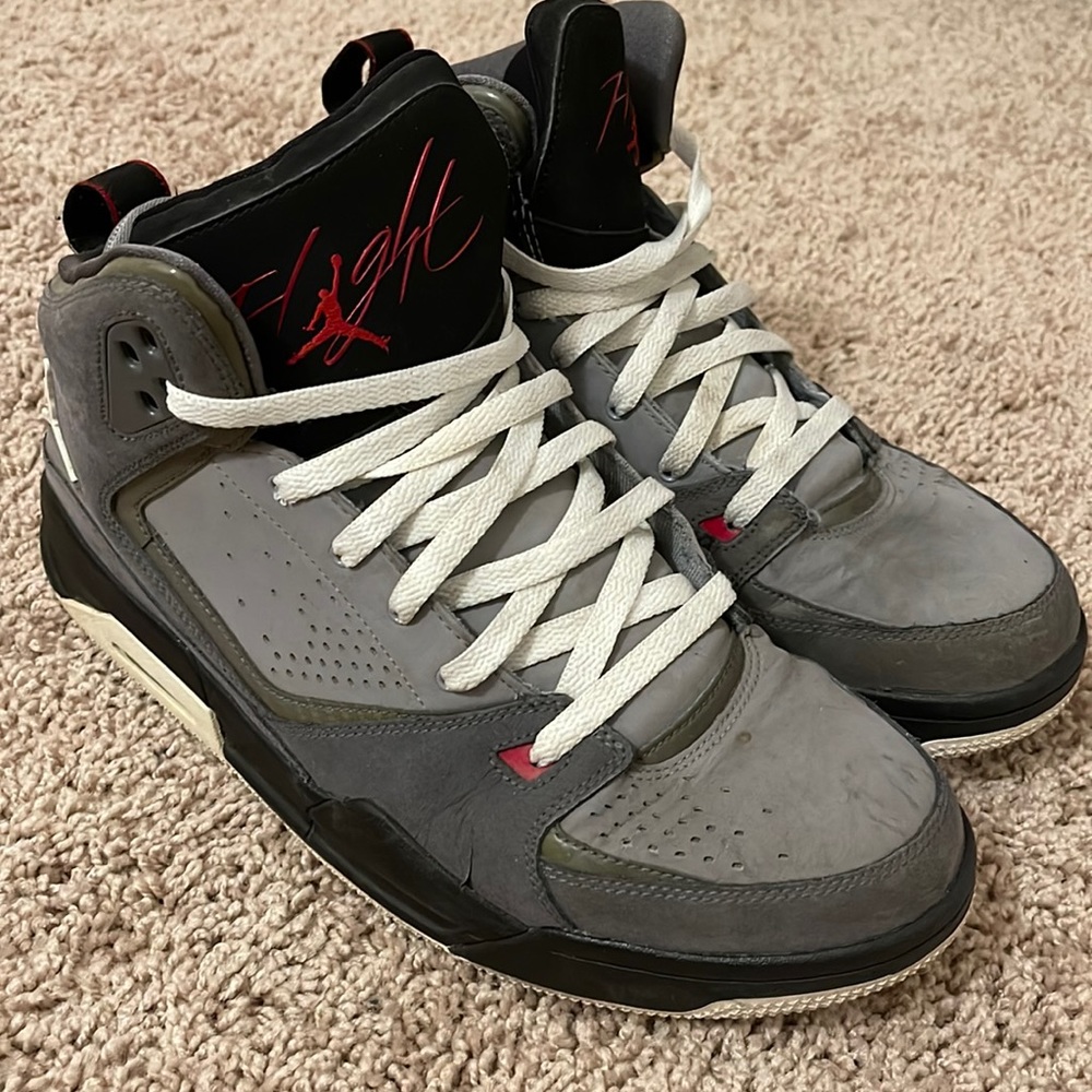 Size 12 mens Jordans